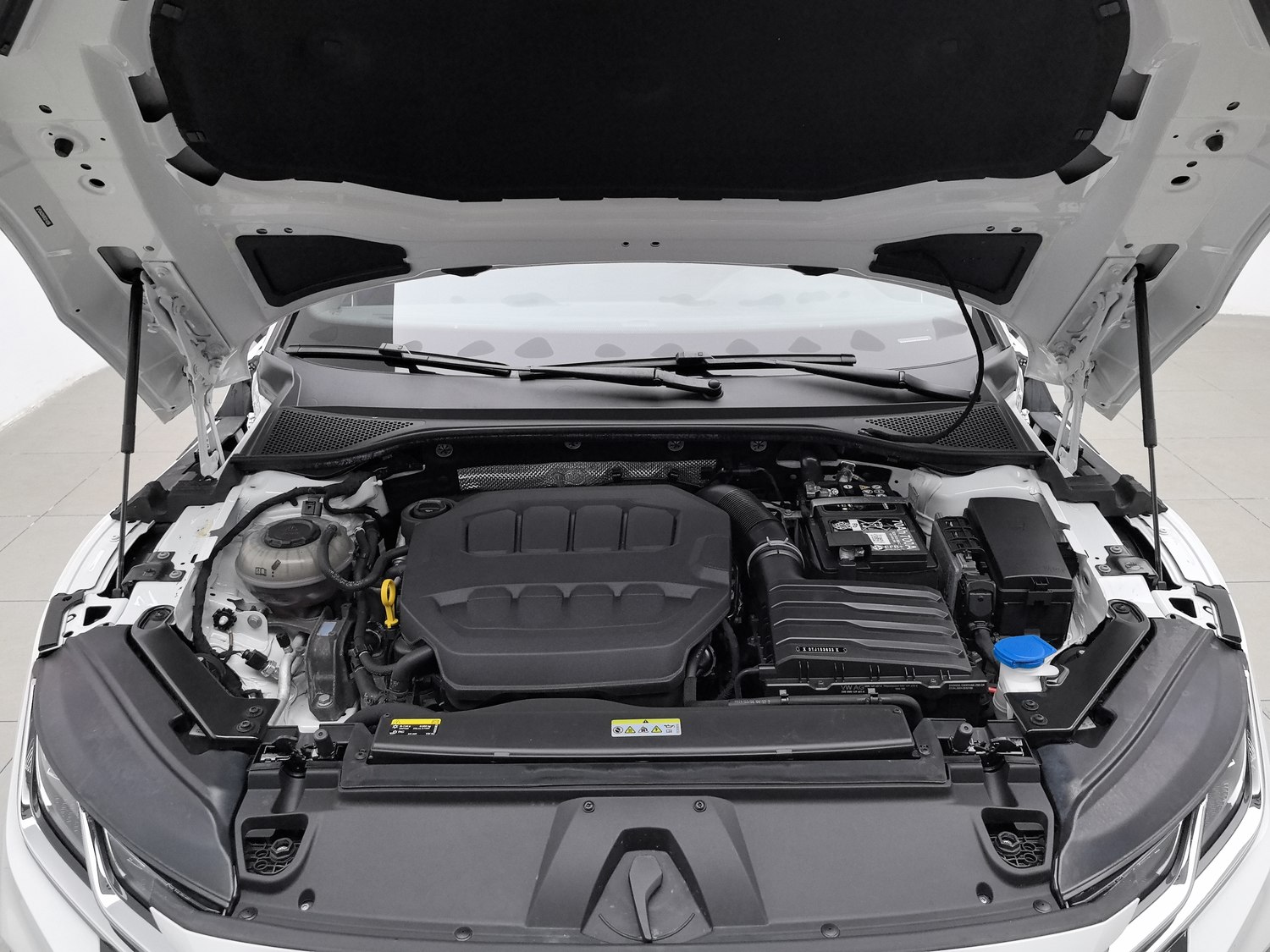 Used Volkswagen CC 2024 2.0 AT