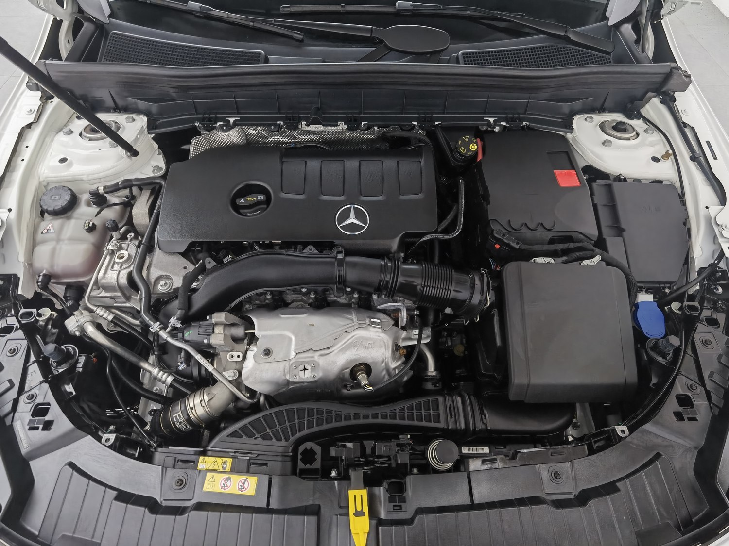 Used Mercedes-Benz GLB 2023 2.0 AT