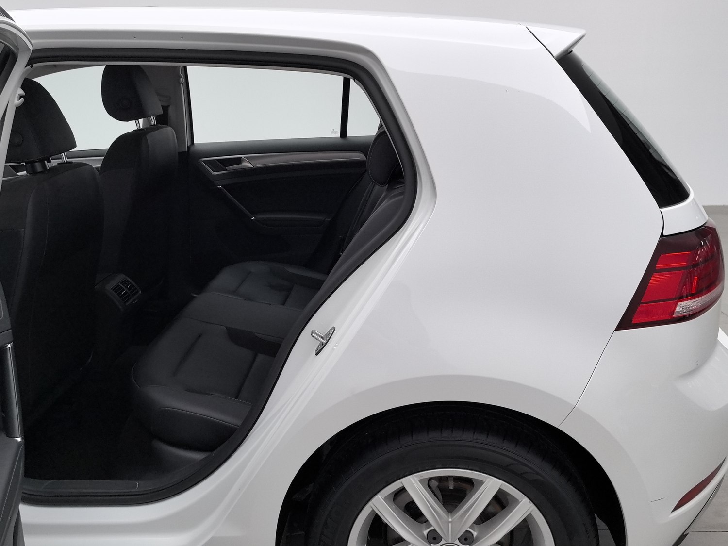 Used Volkswagen Golf 2018 1.6 AT