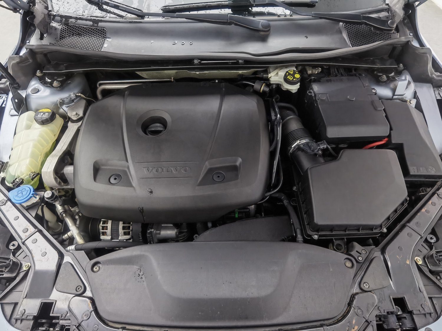 Used Volvo V40 2017 1.5 AT