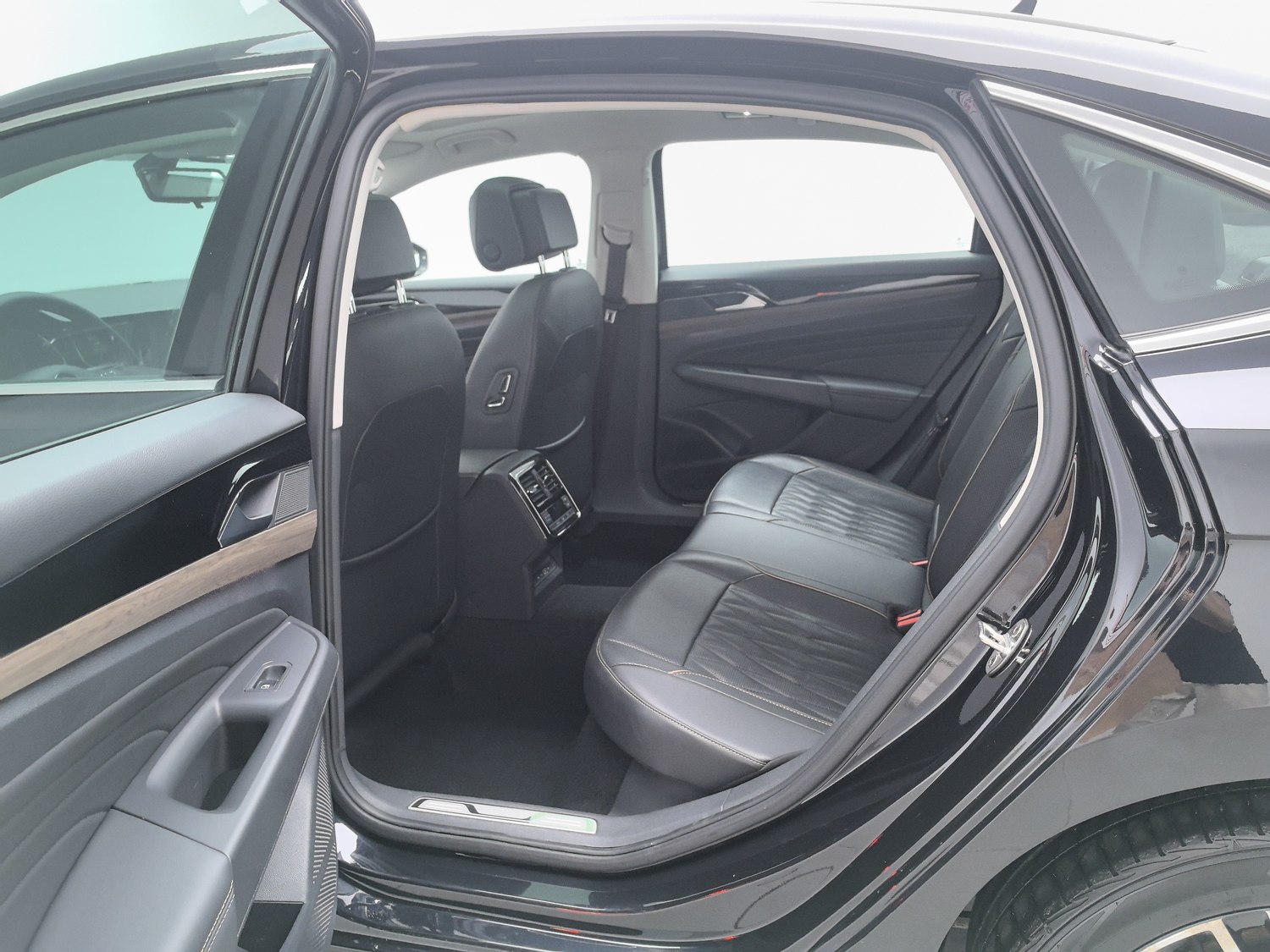 Used Volkswagen Passat 2021 2.0 AT