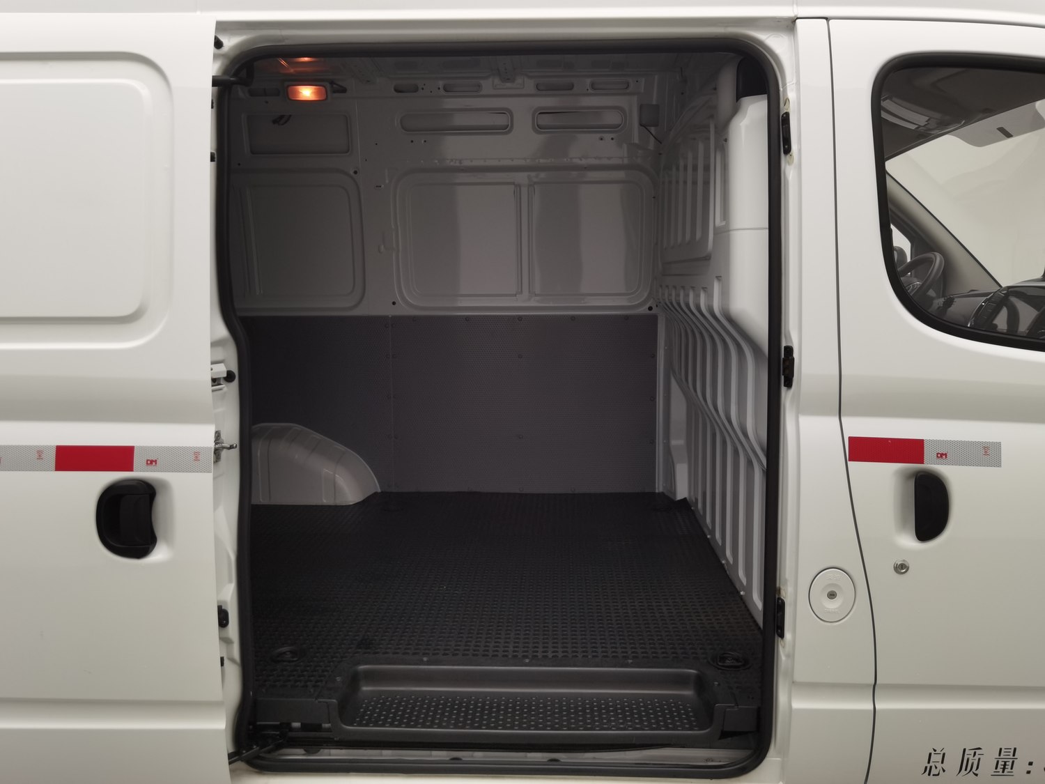 Used SAIC MAXUS V80 2023 2.0 MT