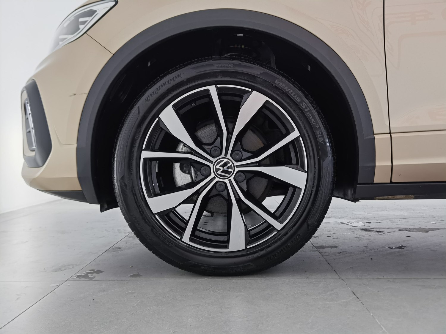 Used Volkswagen T-ROC Tange 2023 1.5 AT