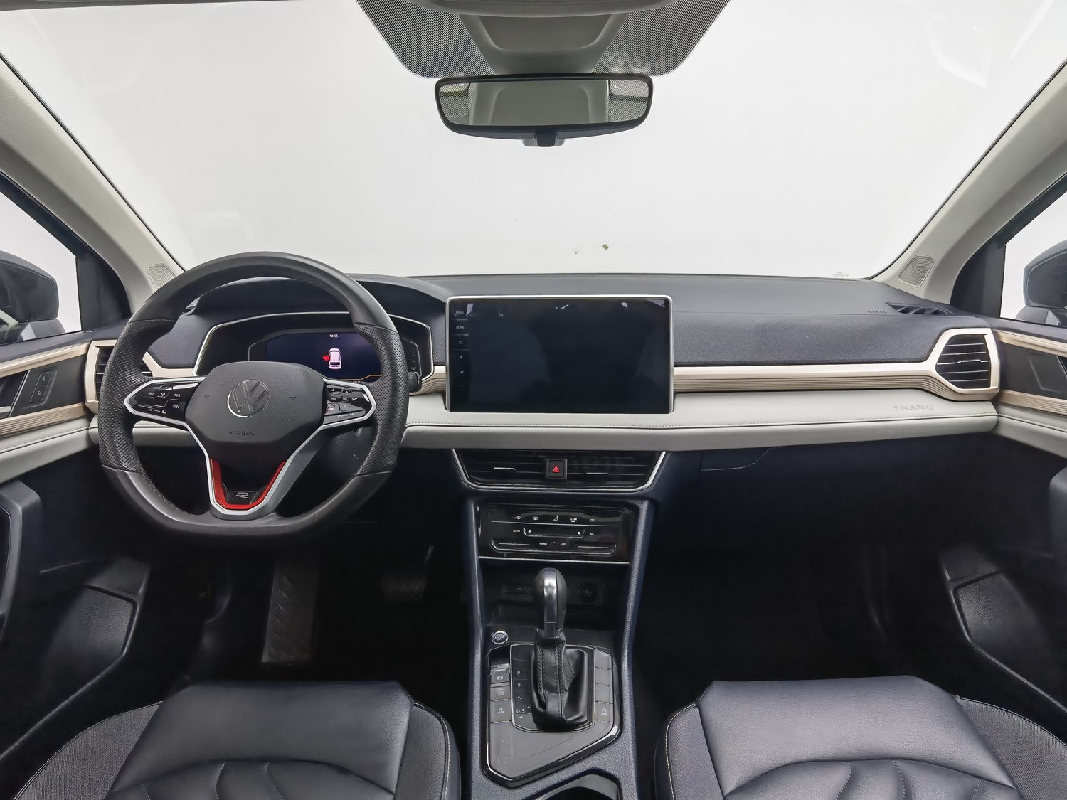Used Volkswagen Tharu 2023 1.5 AT