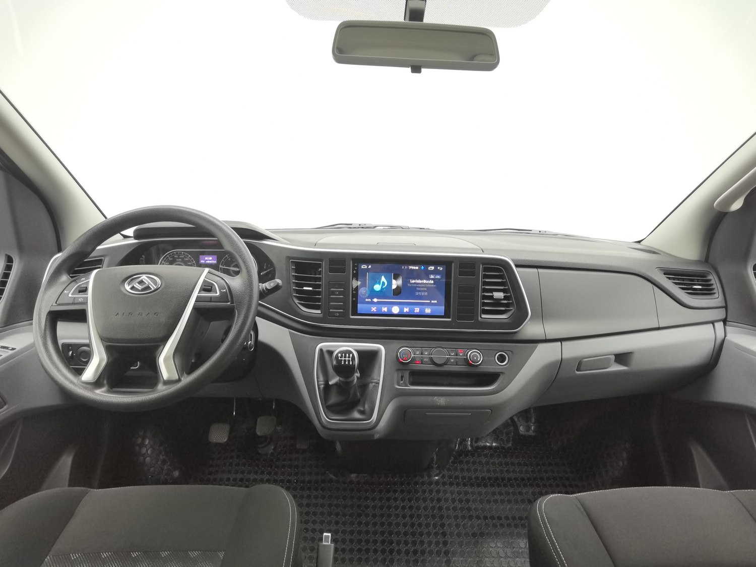 Used SAIC MAXUS V80 2021 2.0 MT