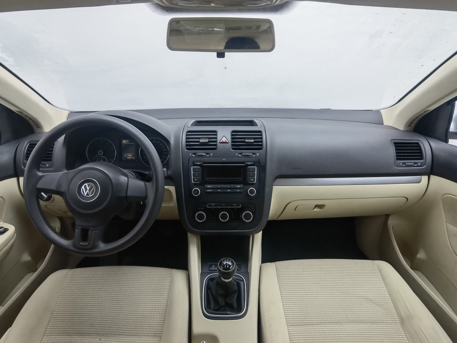 Used Volkswagen Sagitar 2011 1.6 MT