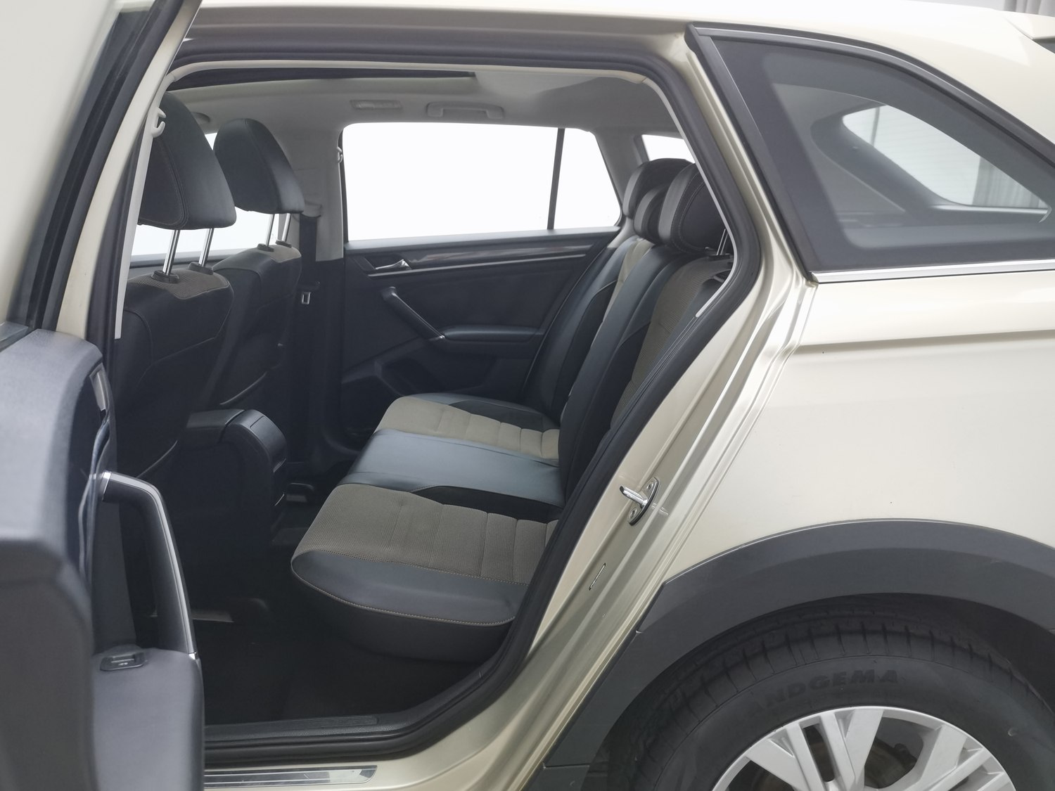 Used Volkswagen C-TREK 2017 1.4 MT