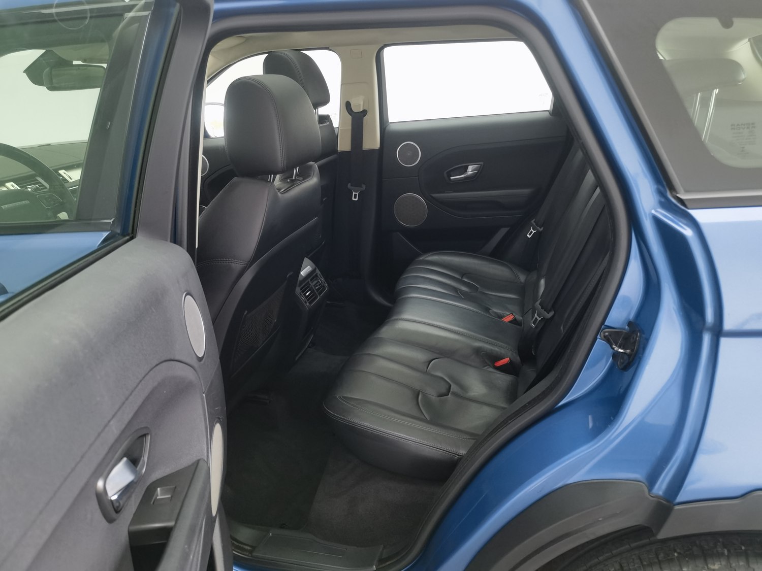 Used Land Rover Range Rover Evoque 2015 2.0 AT