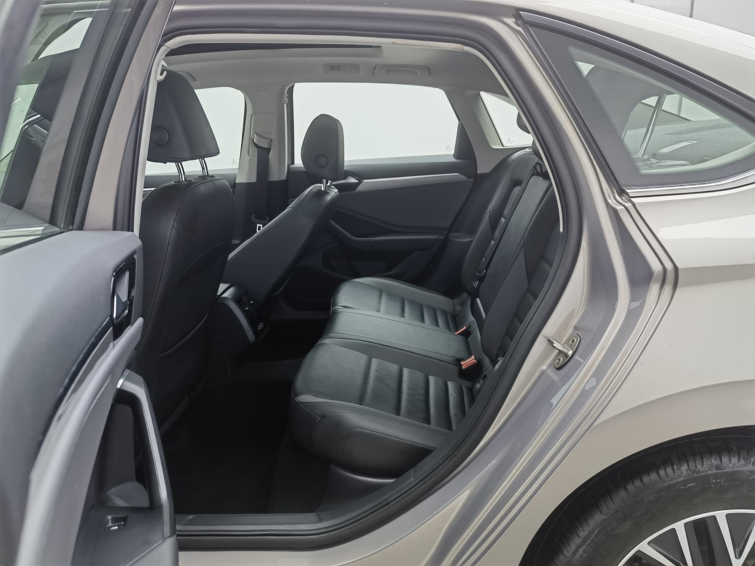Used Volkswagen Sagitar 2019 1.4 AT