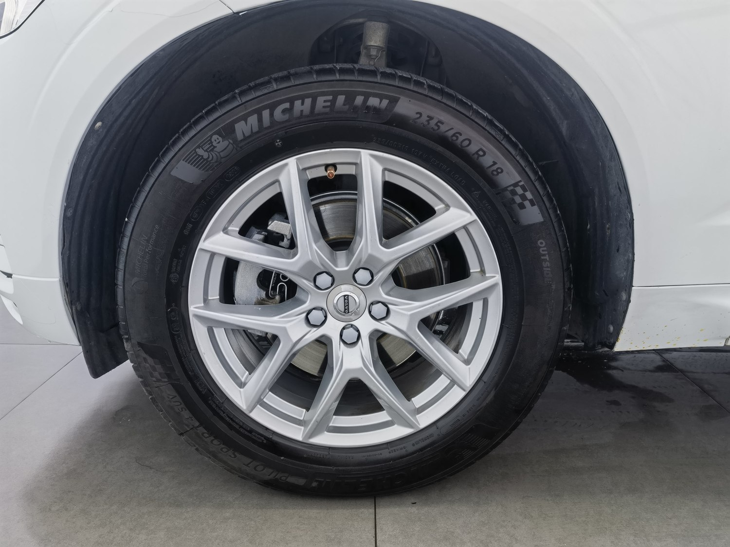 Used Volvo XC60 2021 2.0 AT