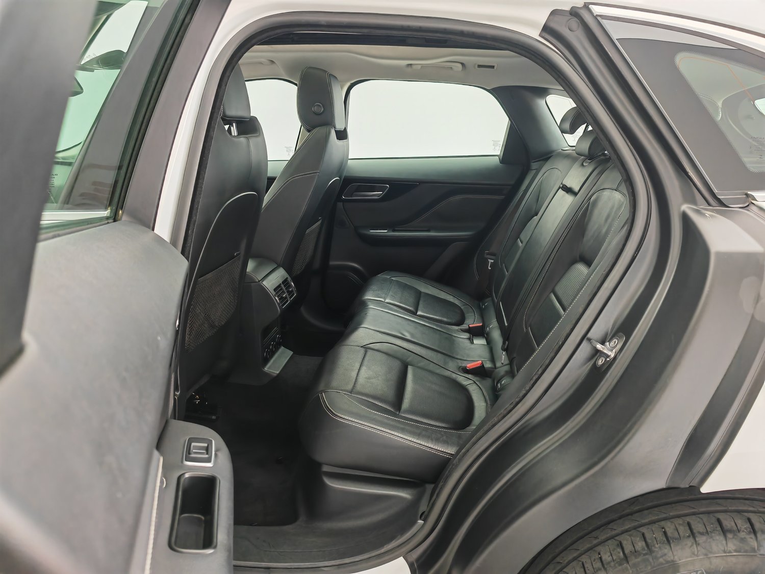 Used Jaguar F-PACE 2016 2.0 AT