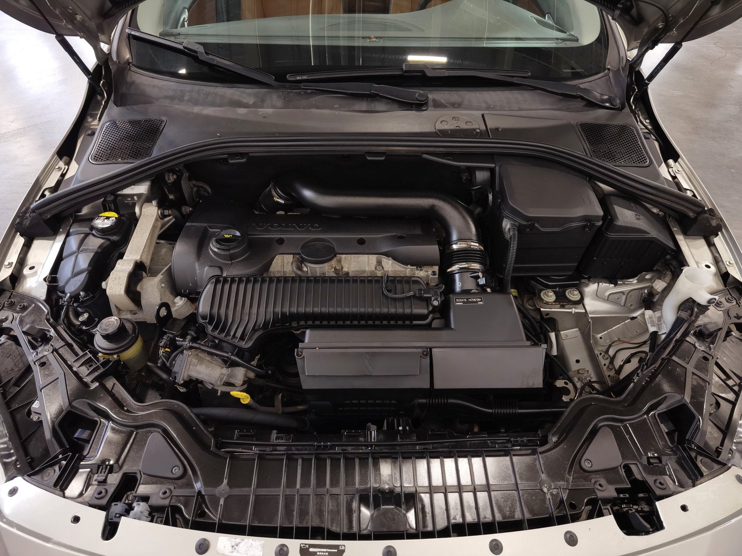 Used Volvo S60 2015 2.0 AT