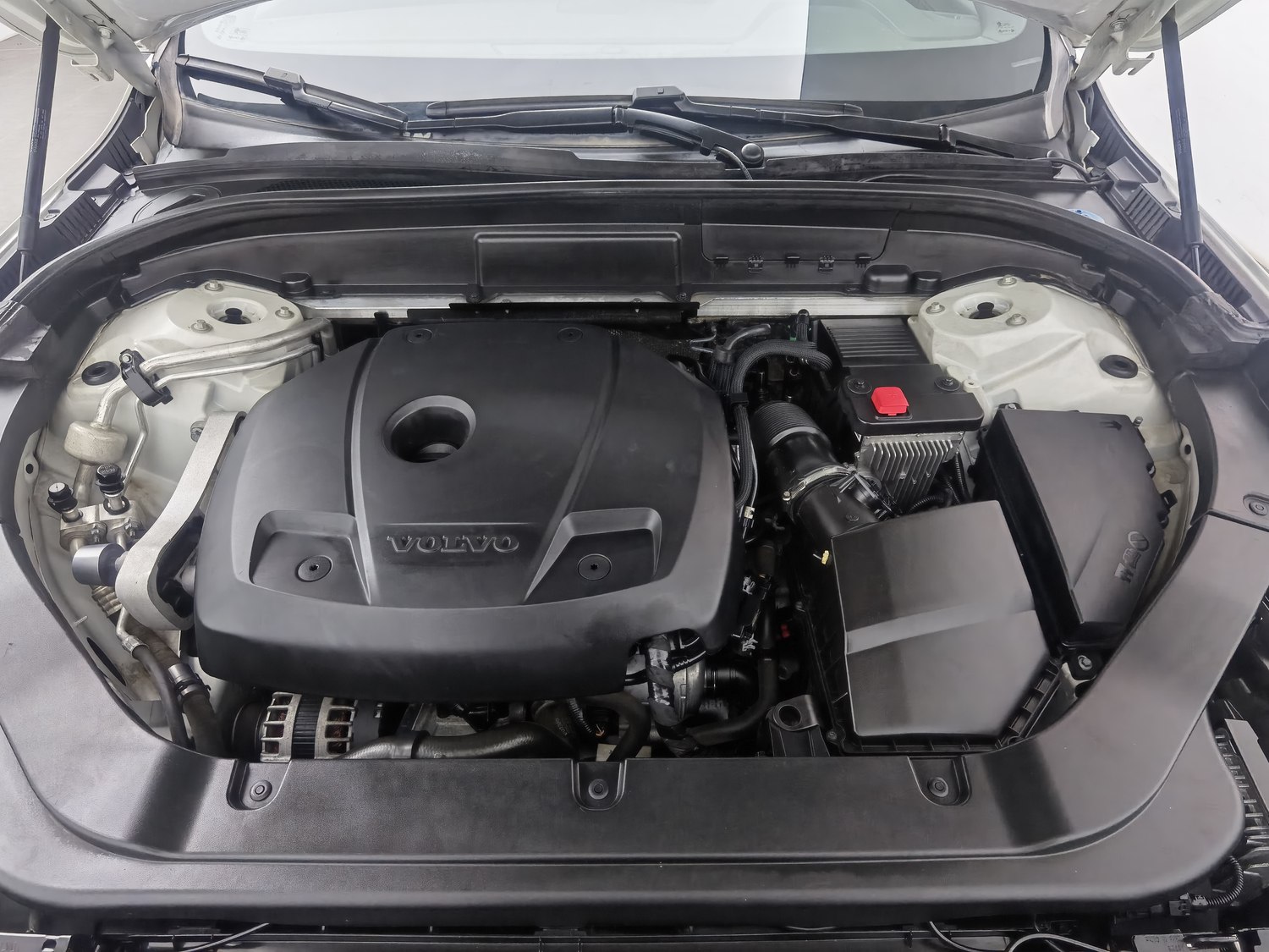 Used Volvo XC60 2021 2.0 AT