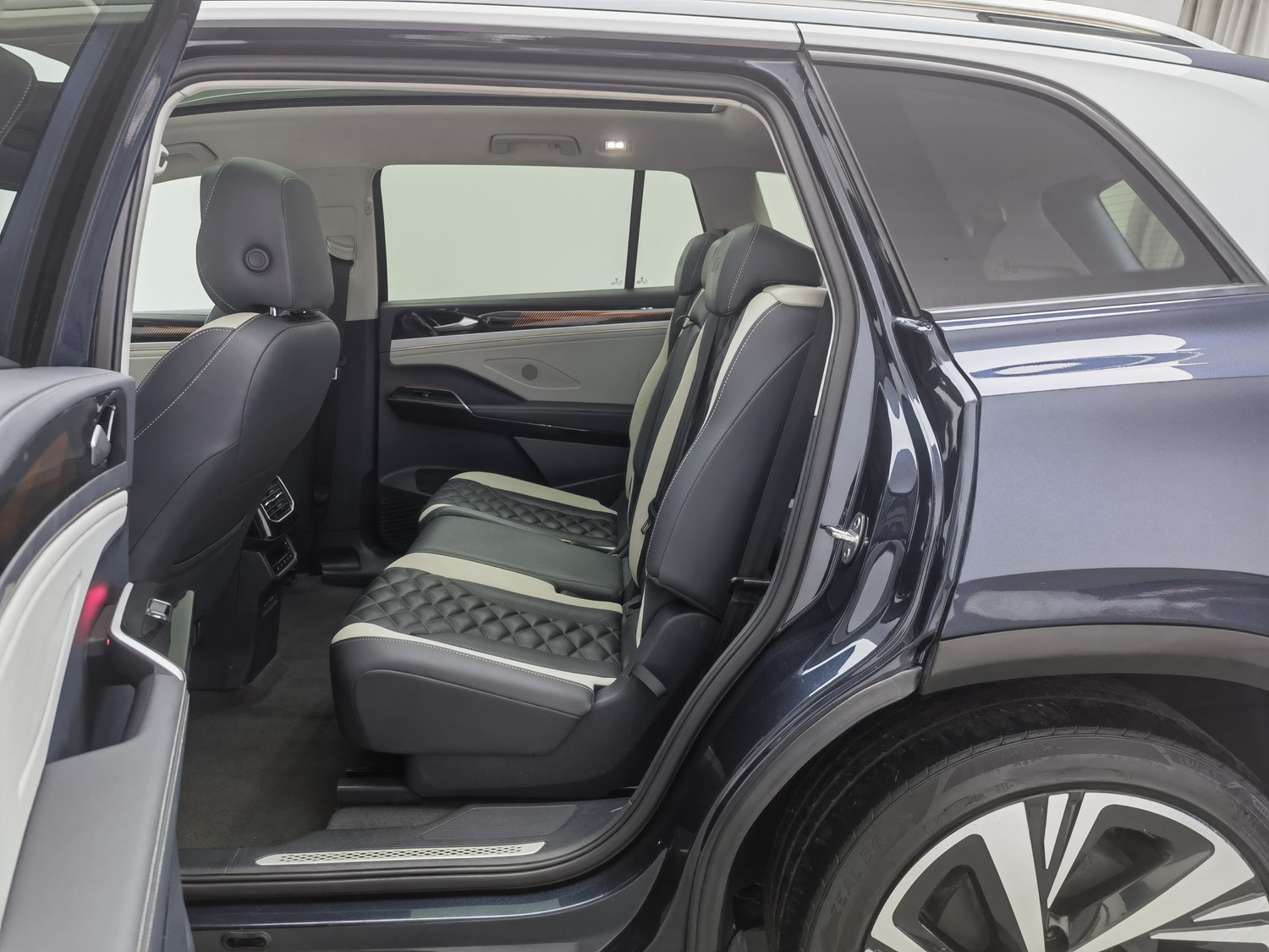 Used Volkswagen ID.6 CROZZ 2021