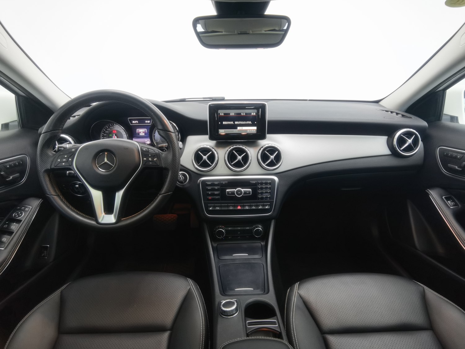 Used Mercedes-Benz GLA 2015 2.0 AT
