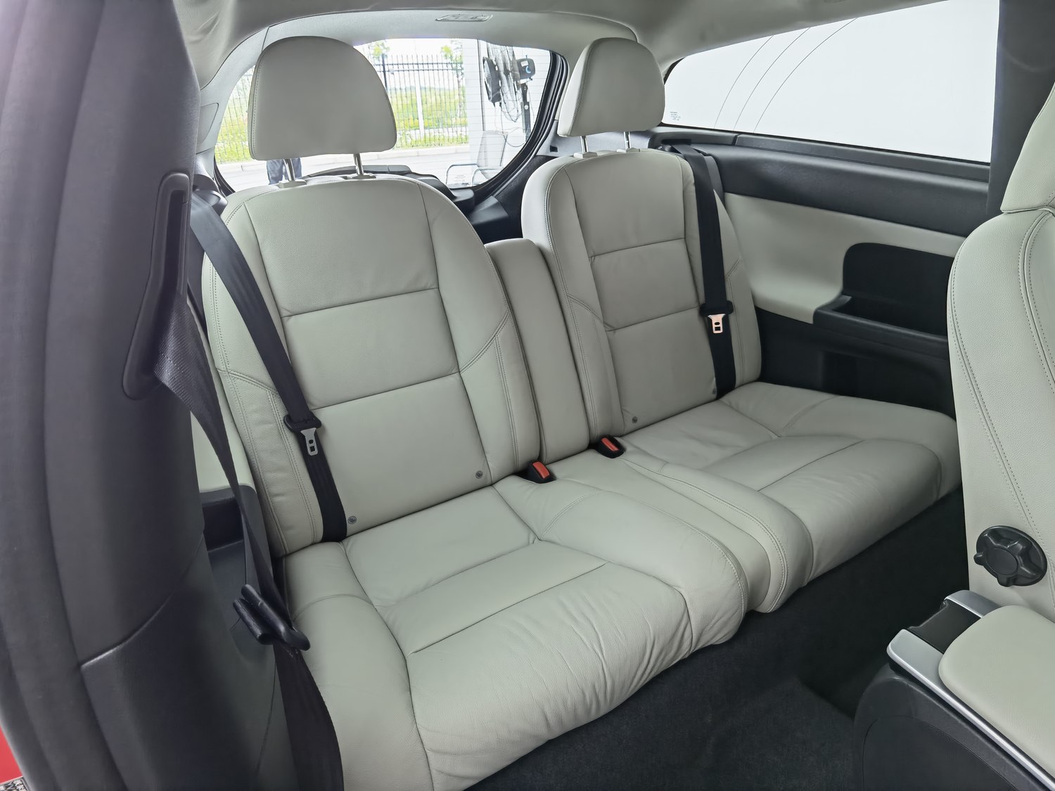 Used Volvo C30 2012 2.0 AT