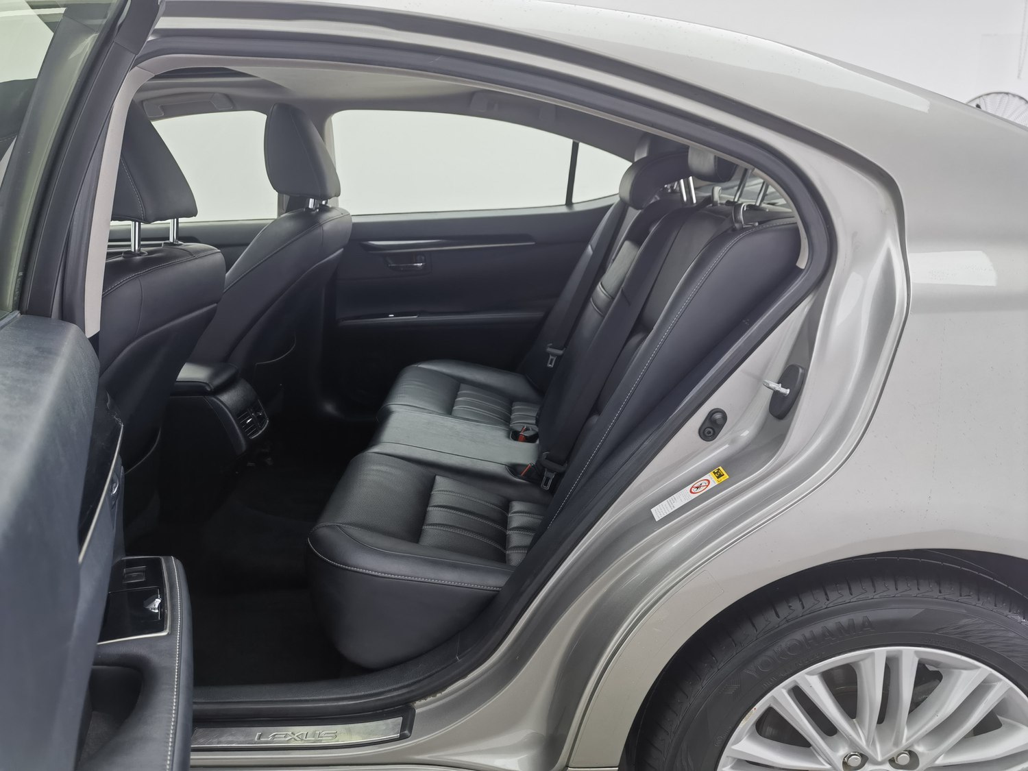 Used Lexus ES 2015 2.0 AT