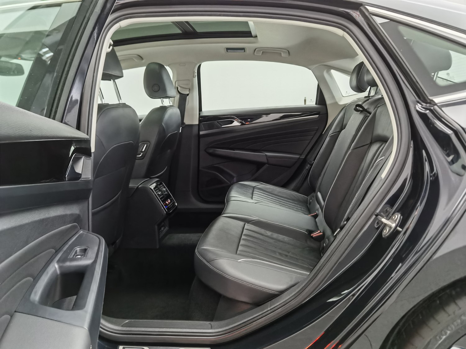 Used Volkswagen Passat 2022 2.0 AT