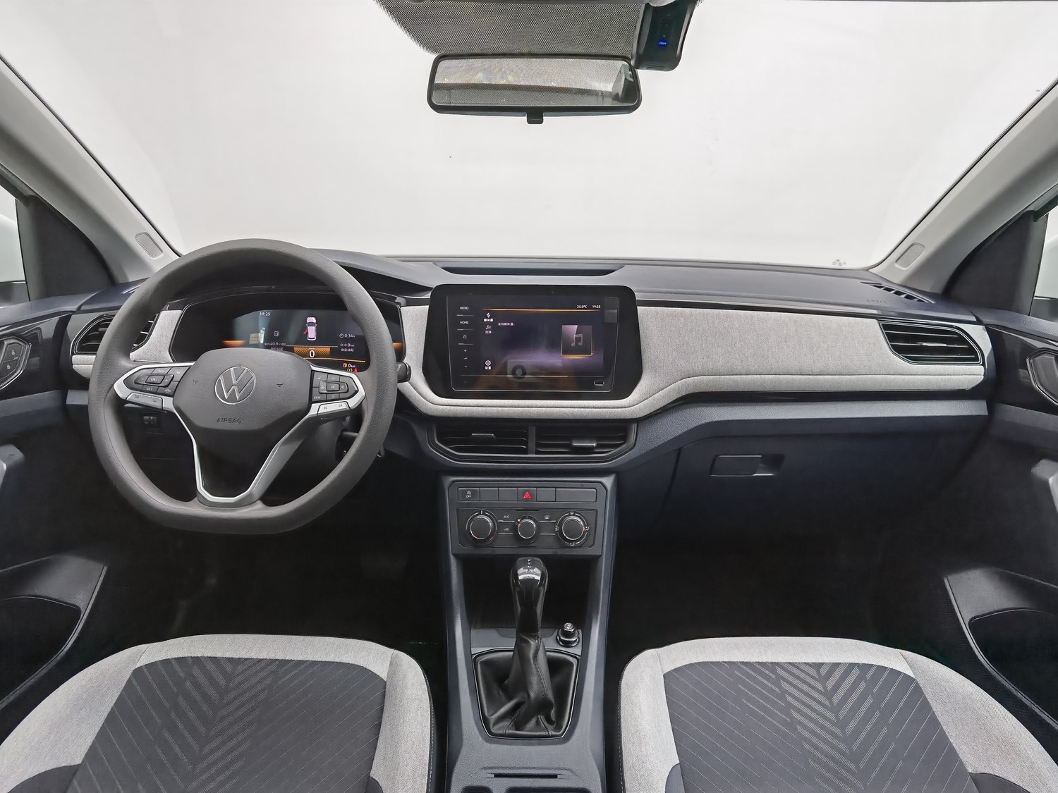 Used Volkswagen Tharu 2025 1.5 AT