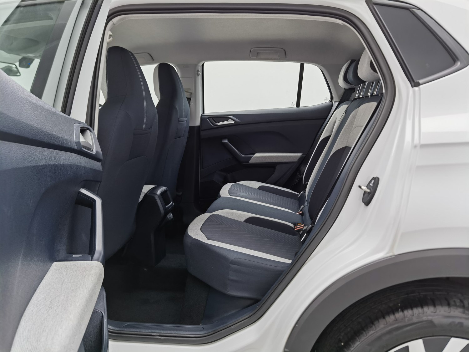Used Volkswagen Tharu 2025 1.5 AT