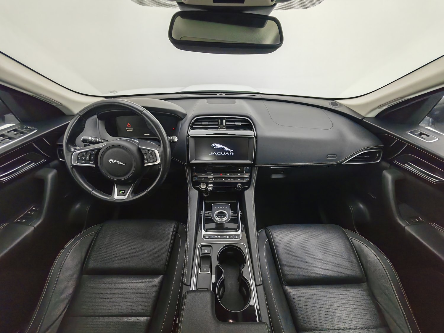 Used Jaguar F-PACE 2016 2.0 AT
