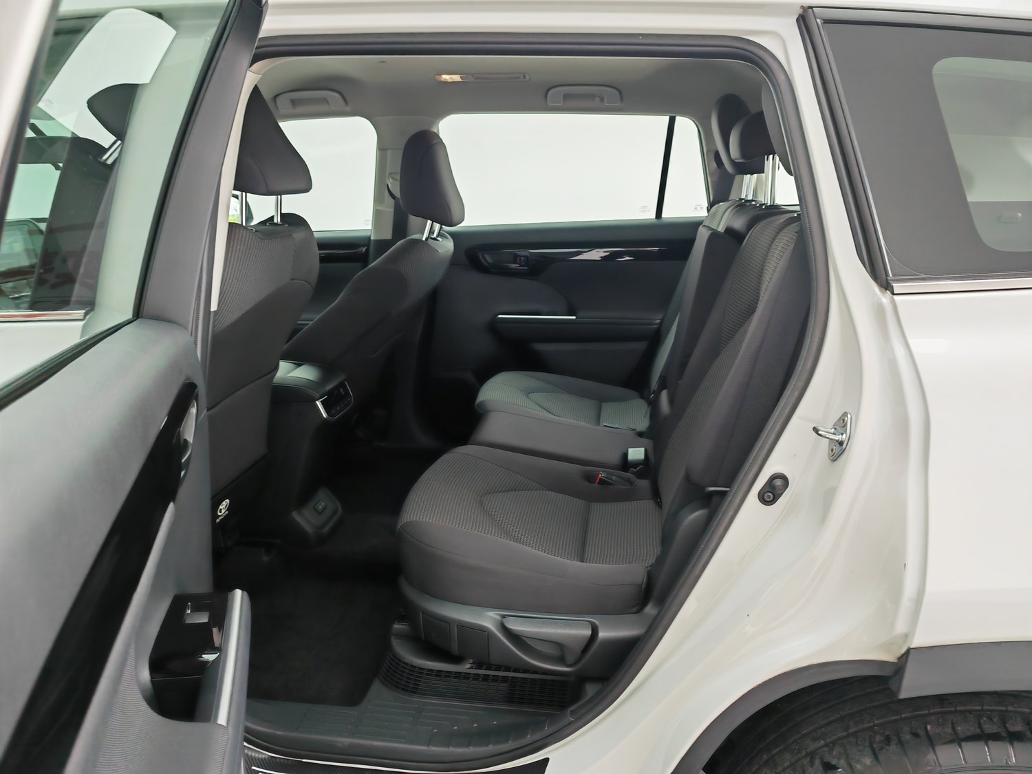 Used Toyota Highlander 2023 2.5 AT