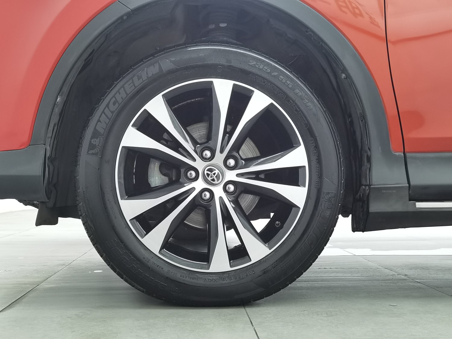 Used Toyota RAV4 2015 2.5 AT