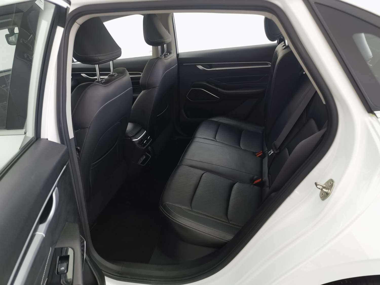 Used Geely Emgrand 2022 1.5 AT