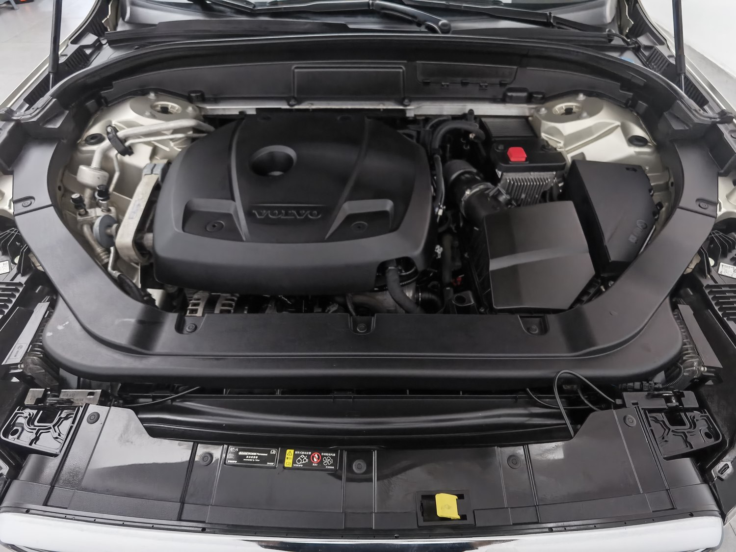 Used Volvo XC60 2019 2.0 AT