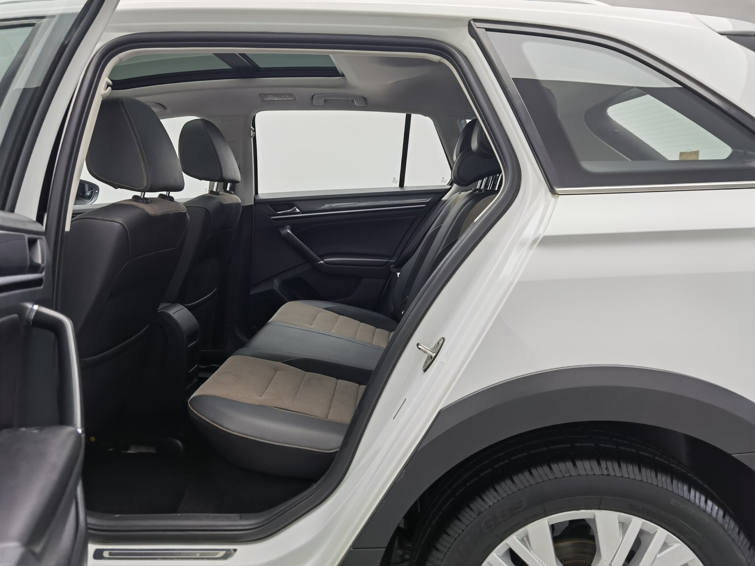 Used Volkswagen C-TREK 2017 1.6 AT