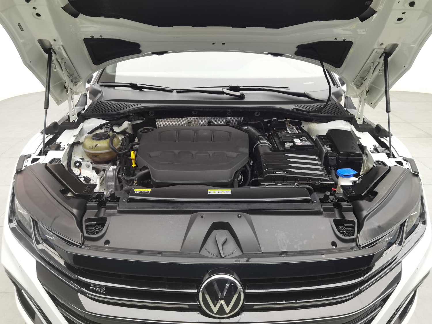 Used Volkswagen CC 2023 2.0 AT