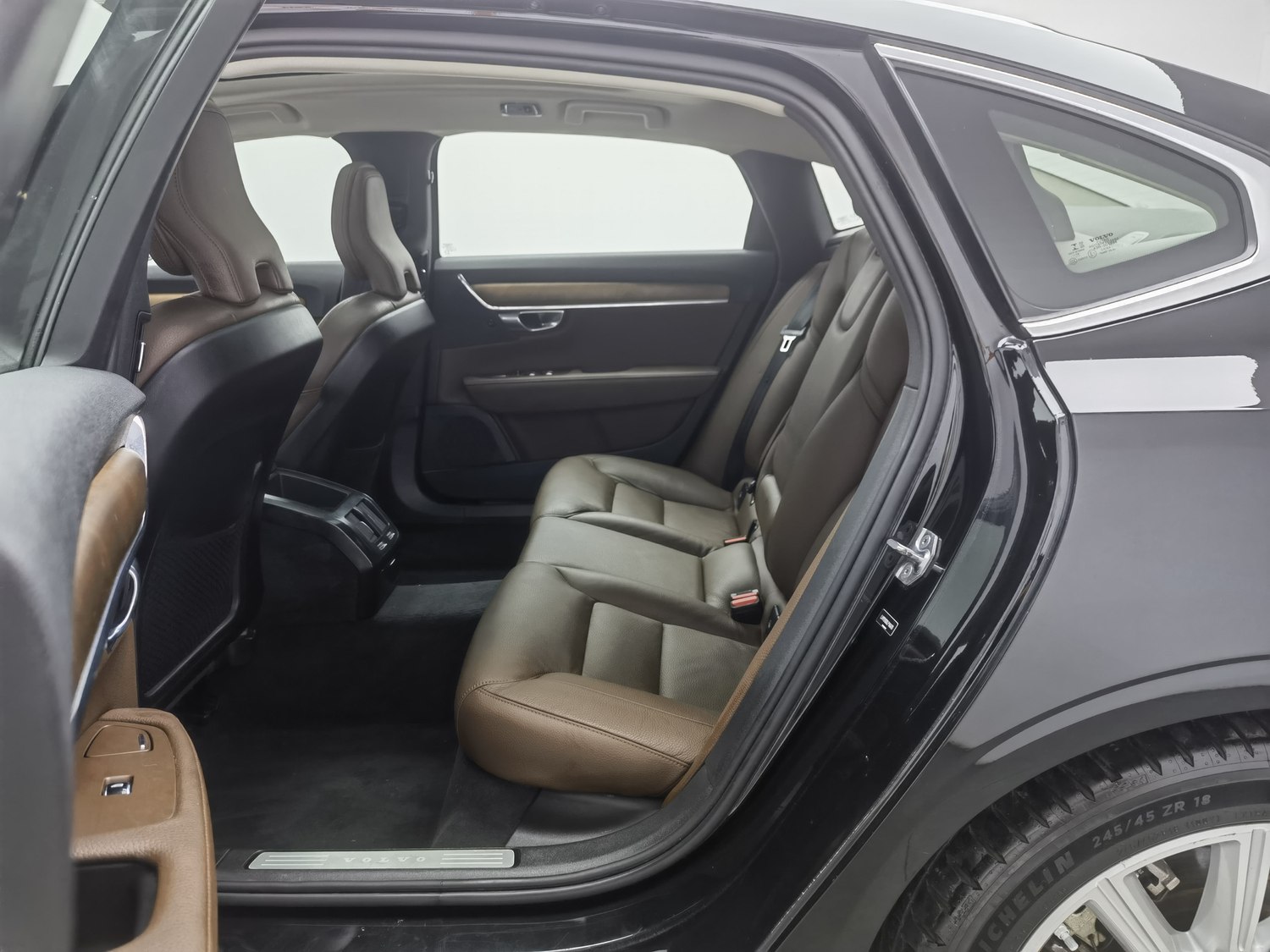 Used Volvo S90 2020 2.0 AT