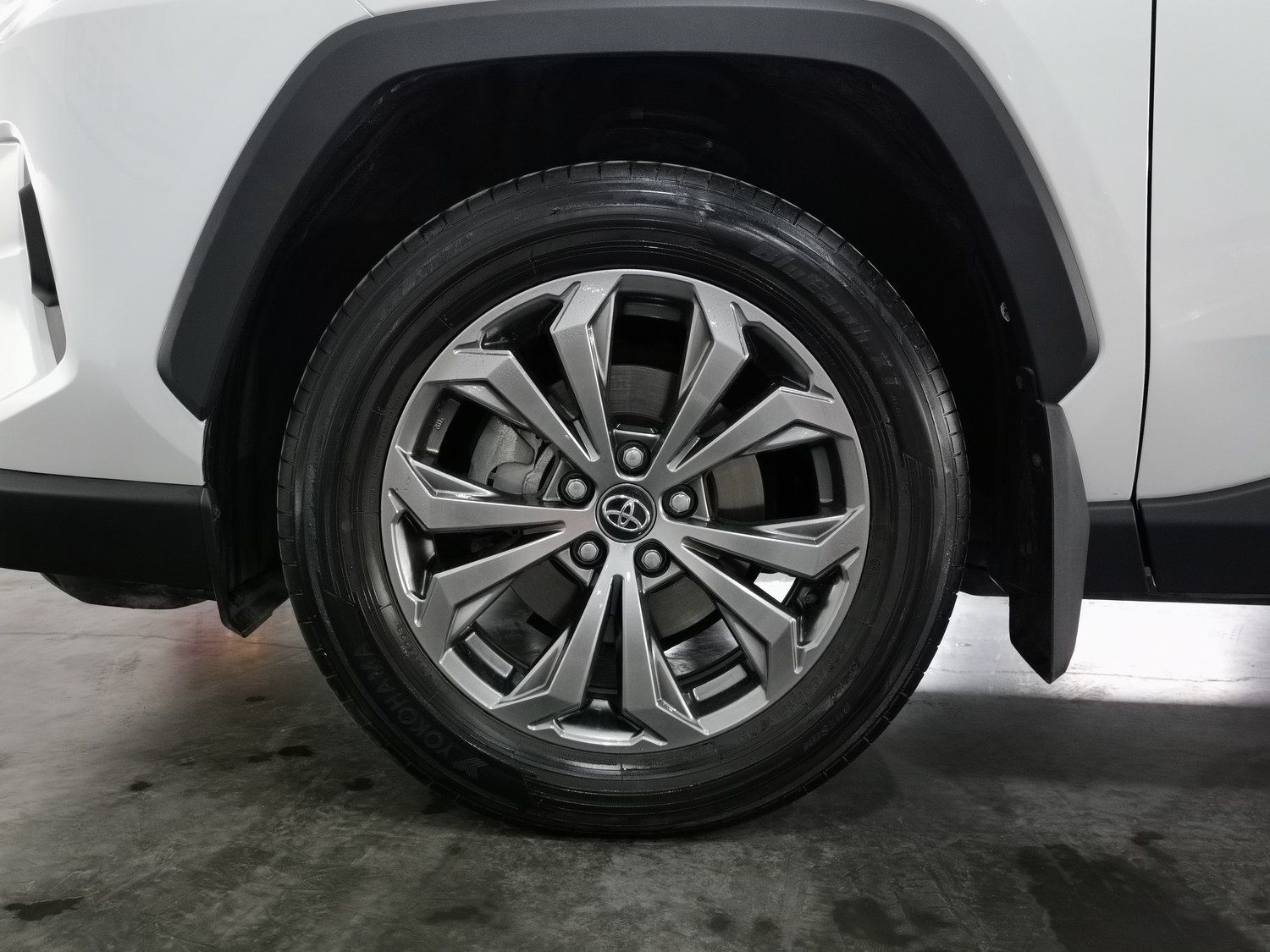Used Toyota RAV4 2023 2.5 AT