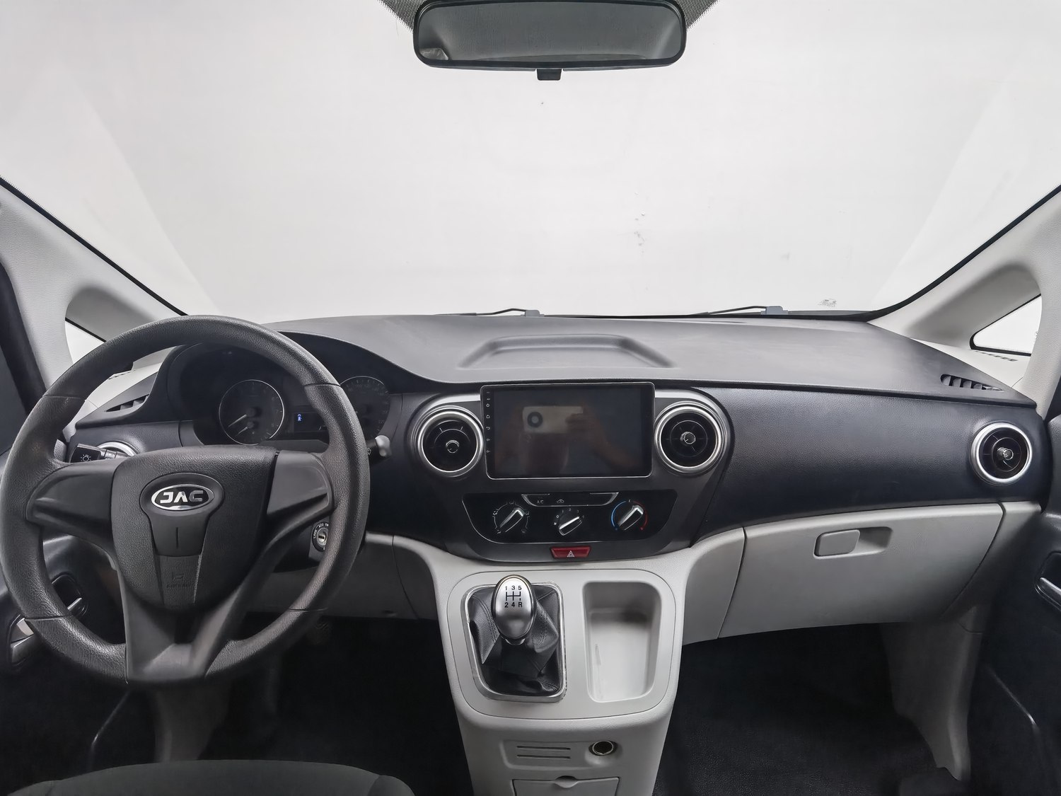 Used JAC Refine M3 2023 1.5 MT
