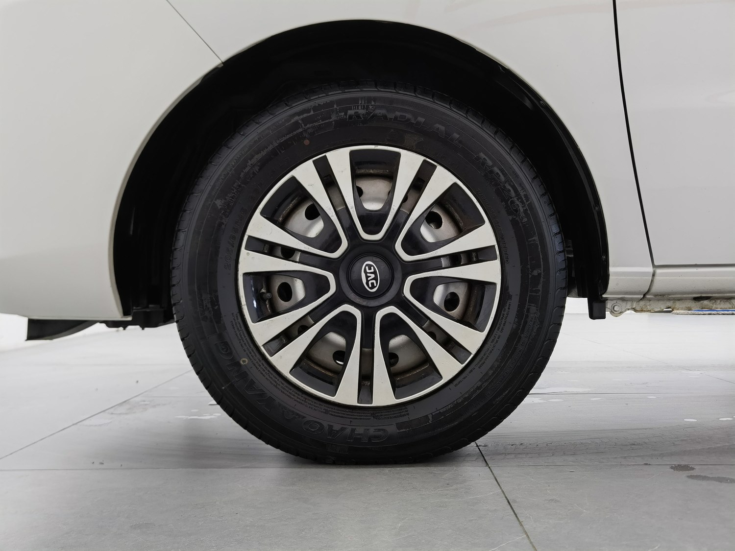 Used JAC Refine M3 2023 1.5 MT