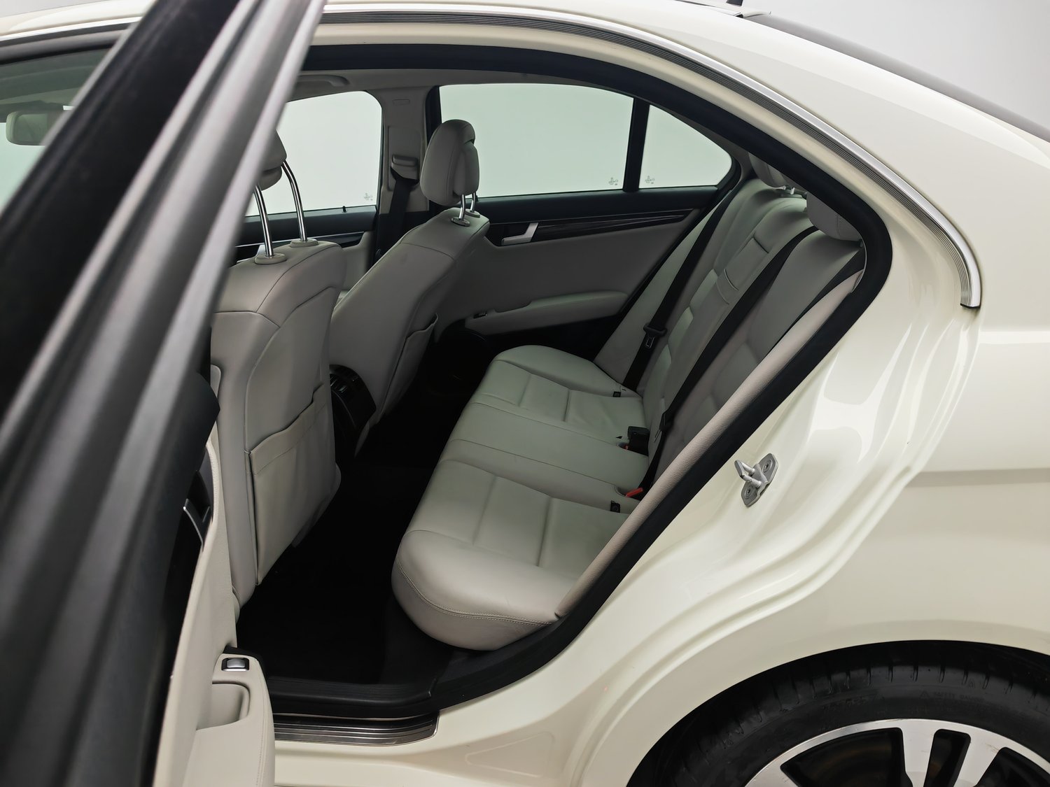 Used Mercedes-Benz C-Class 2011 1.8 AT