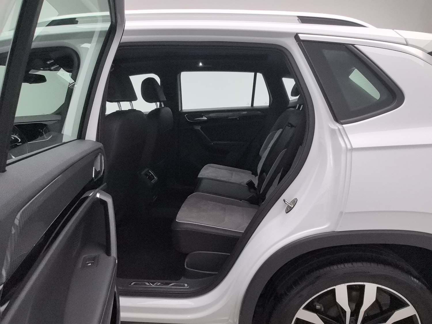 Used Volkswagen Tayron 2019 2.0 AT