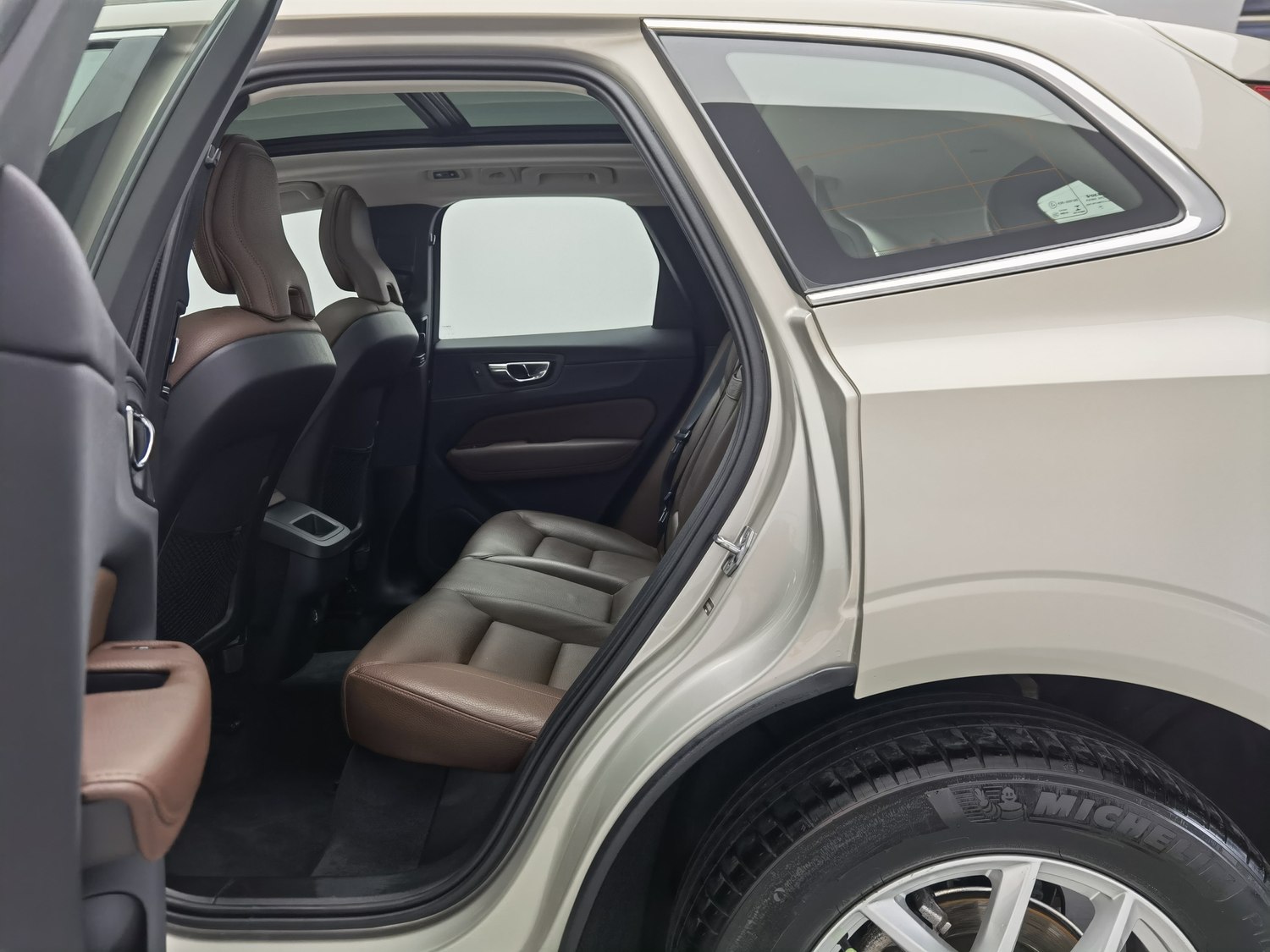 Used Volvo XC60 2019 2.0 AT