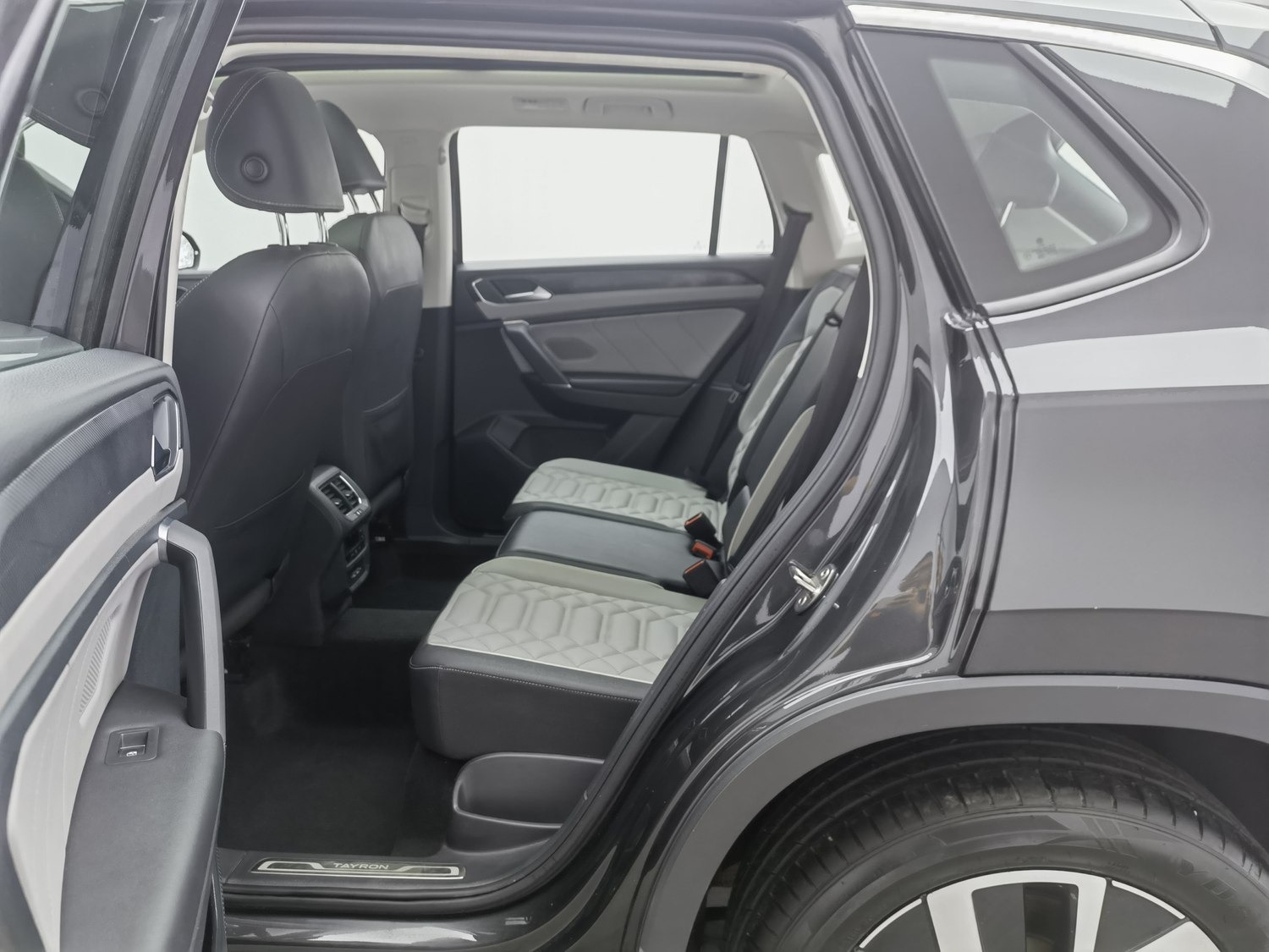 Used Volkswagen Tayron 2023 2.0 AT