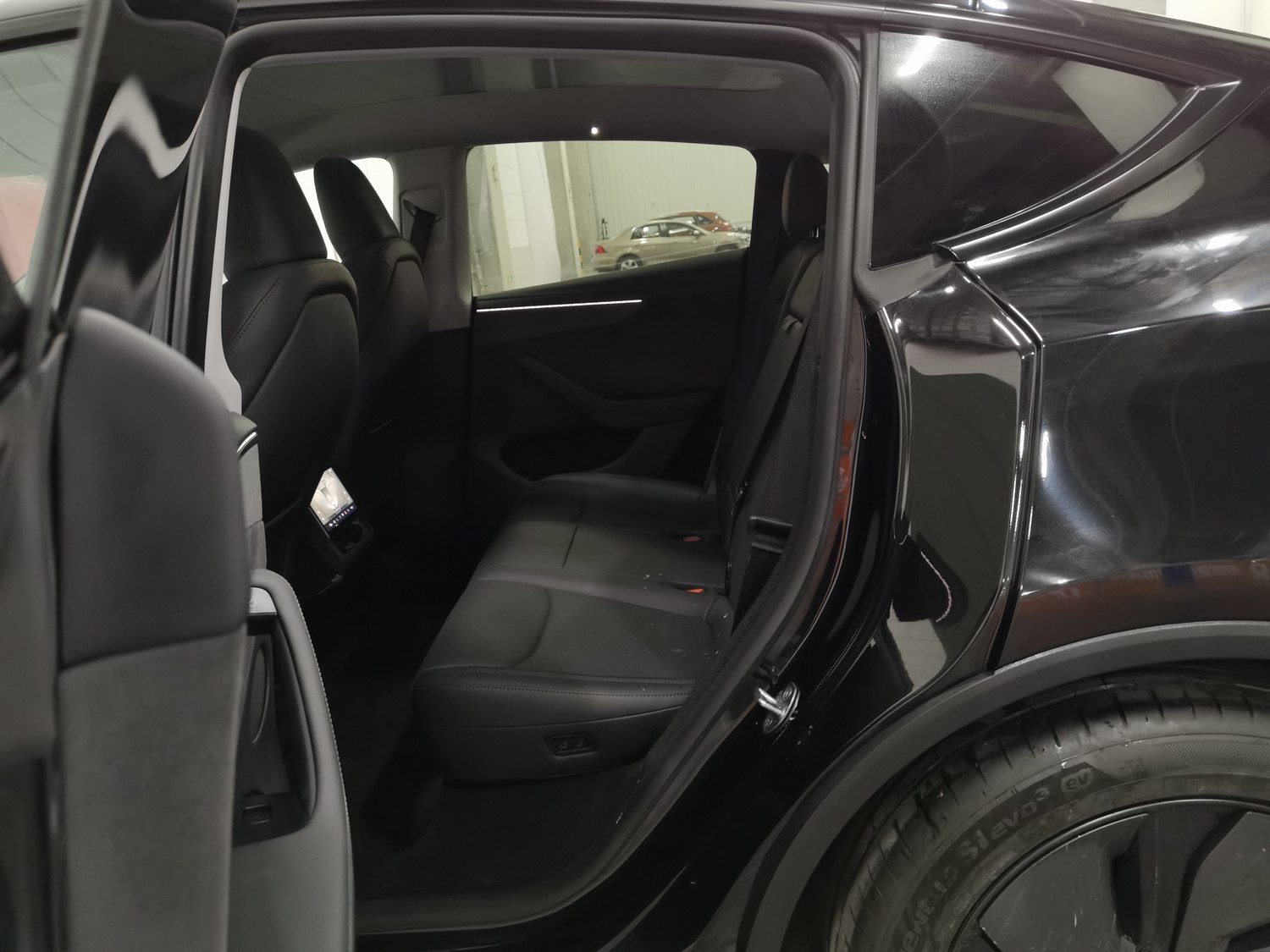 Used Tesla Model Y 2025