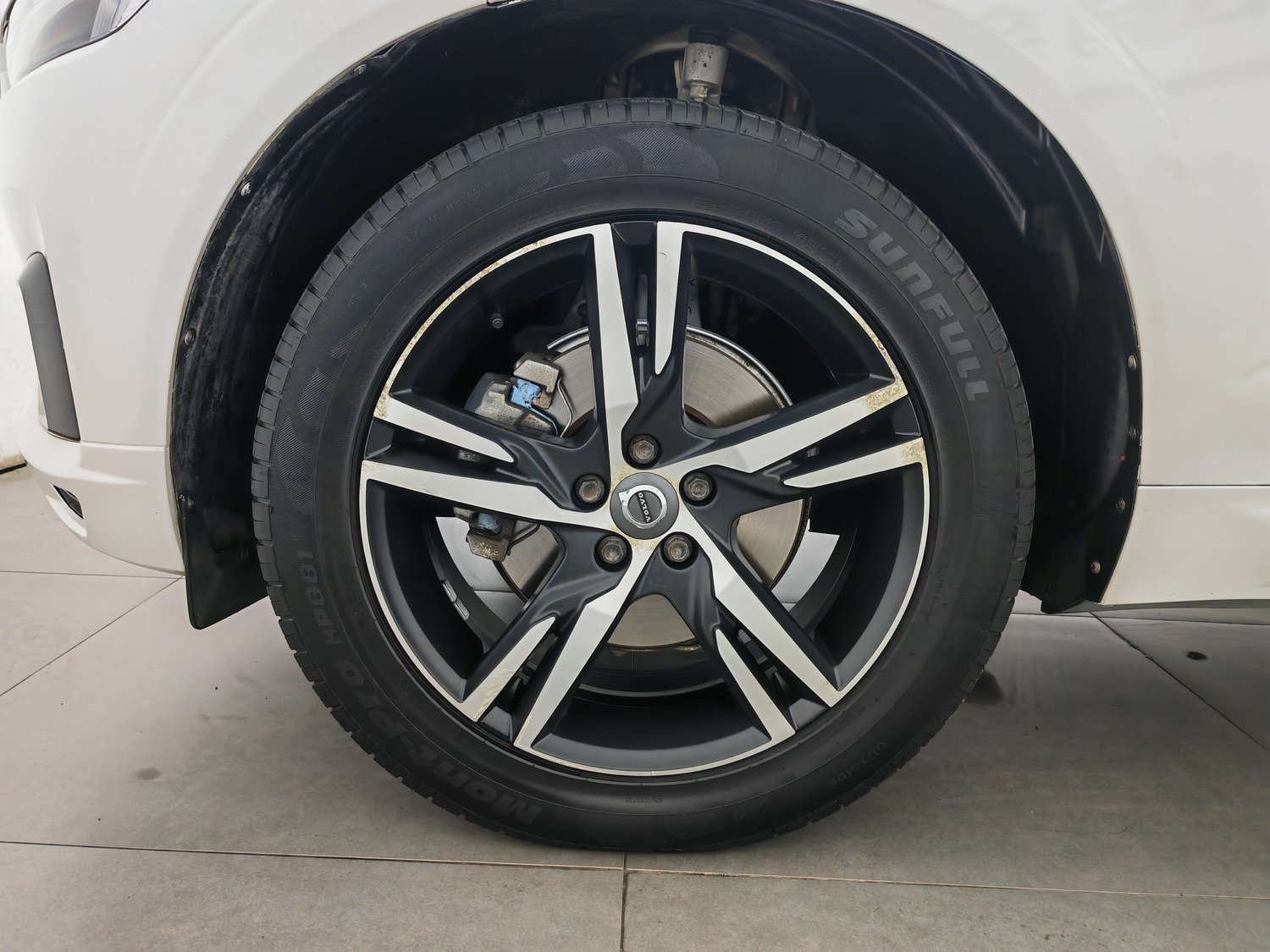 Used Volvo XC60 2019 2.0 AT