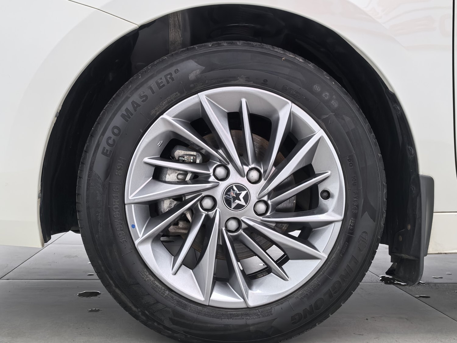 Used Venucia D60 2023 1.6 AT