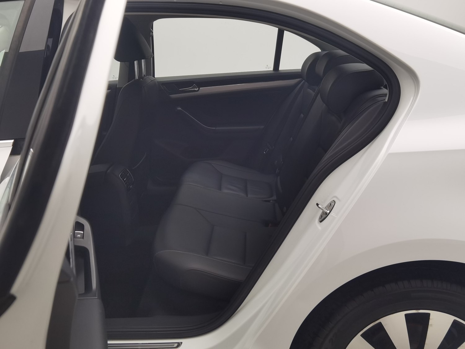 Used Volkswagen Sagitar 2018 1.6 AT