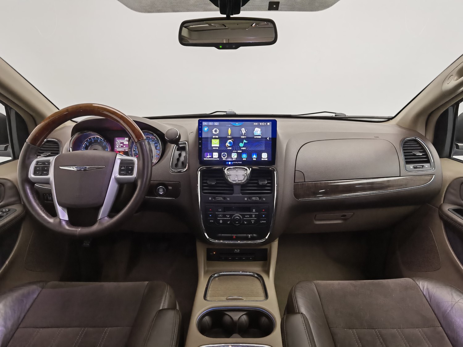 Used Chrysler Grand Voyager (Import) 2013 3.6 AT