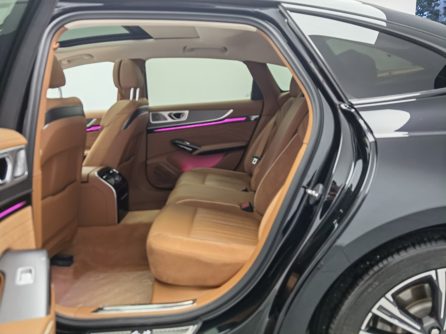 Used Hongqi H9 2024 2.0 AT