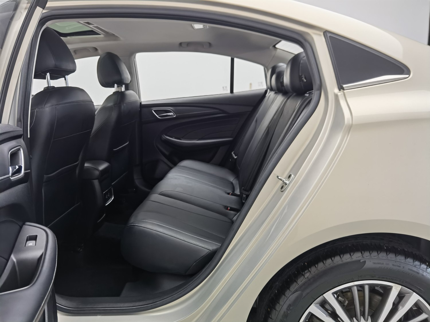 Used Roewe i5 2019 1.5 AT