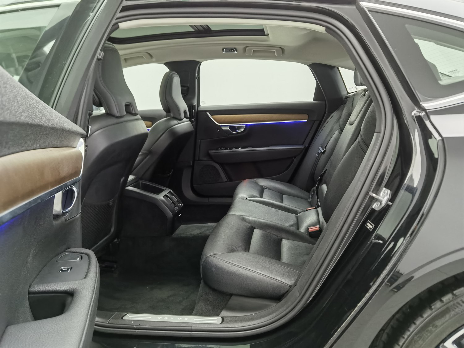Used Volvo S90 2020 2.0 AT