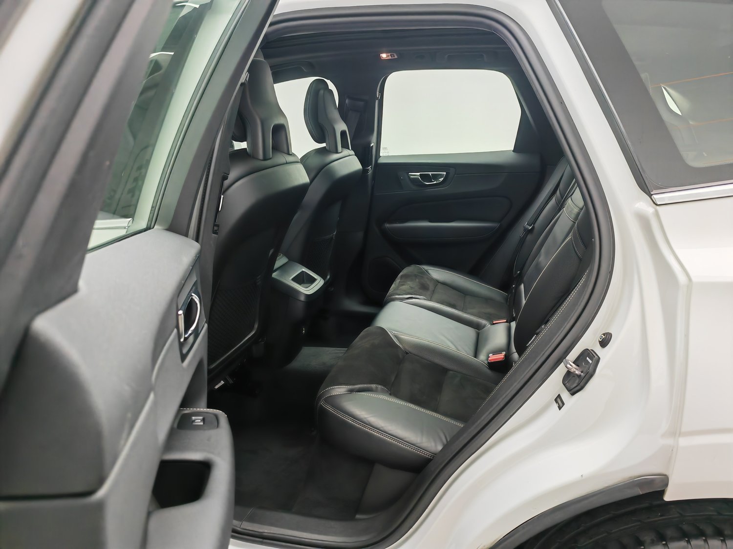 Used Volvo XC60 2019 2.0 AT