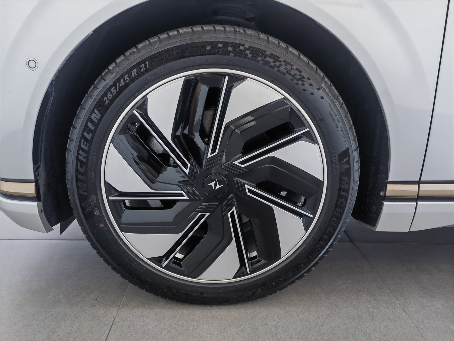 Used Dongfeng eπ 008 2025 1.5 AT