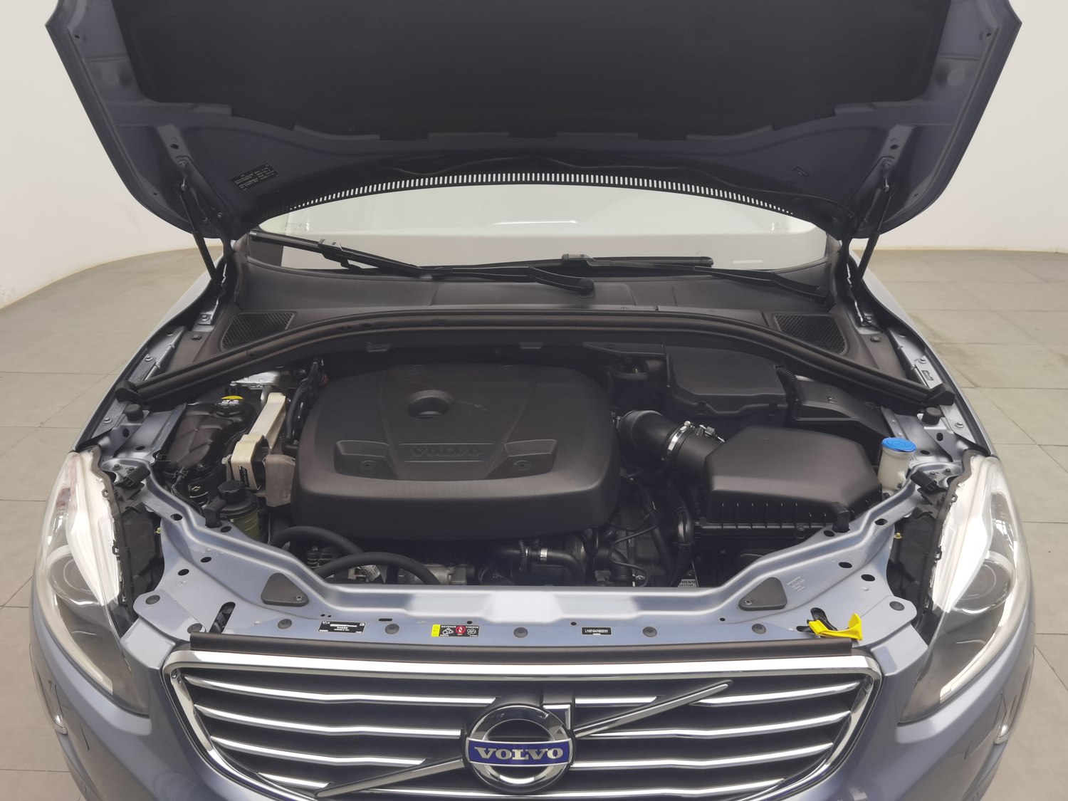Used Volvo XC60 2017 2.0 AT